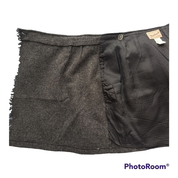 Woolrich dark grey wool mini wrap skirt with fringe edge and button closures S10 - Picture 11 of 13